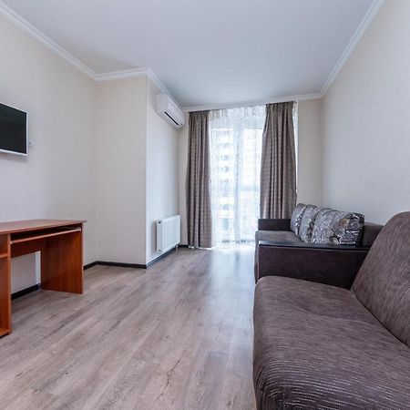 Flatrent Drahomanova 2A Apartment Киев Екстериор снимка