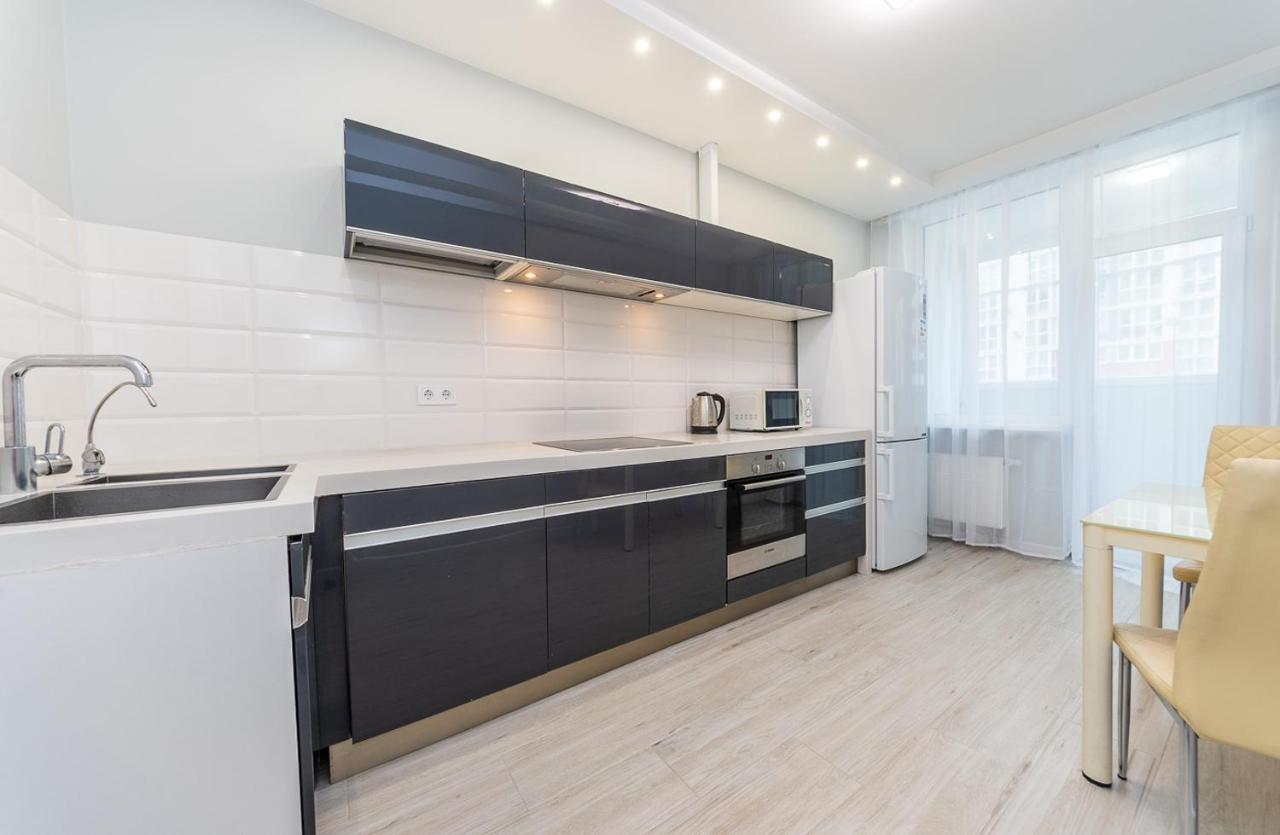 Flatrent Drahomanova 2A Apartment Киев Екстериор снимка