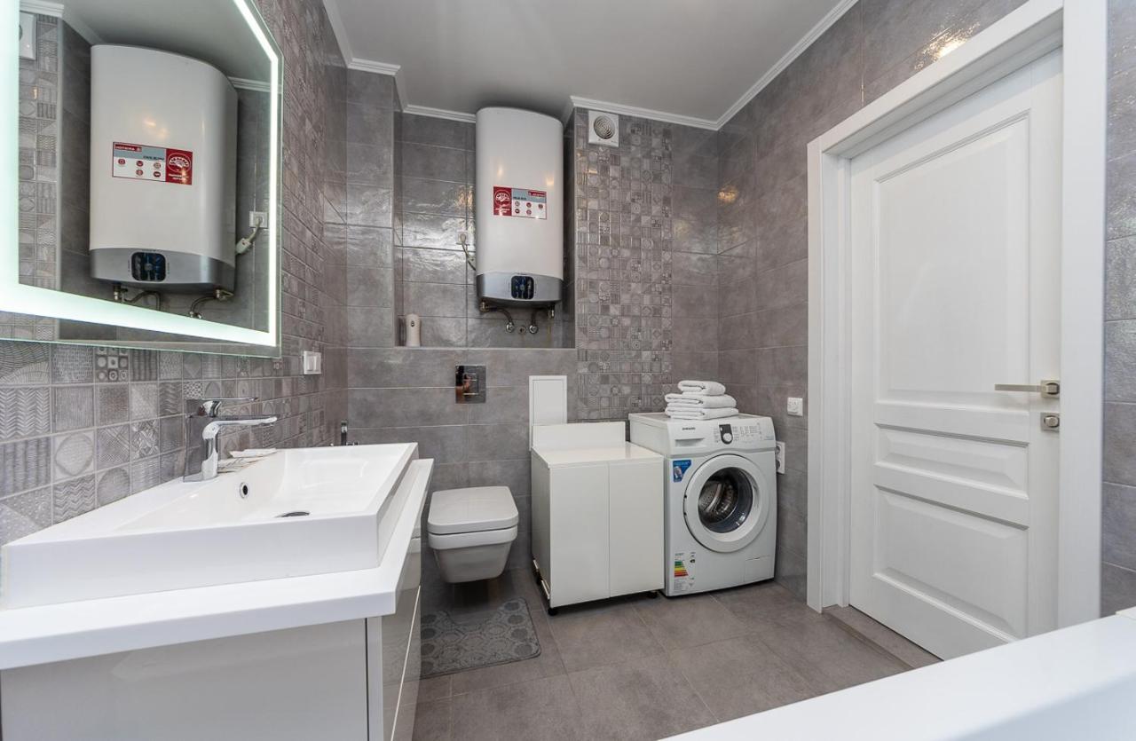 Flatrent Drahomanova 2A Apartment Киев Екстериор снимка
