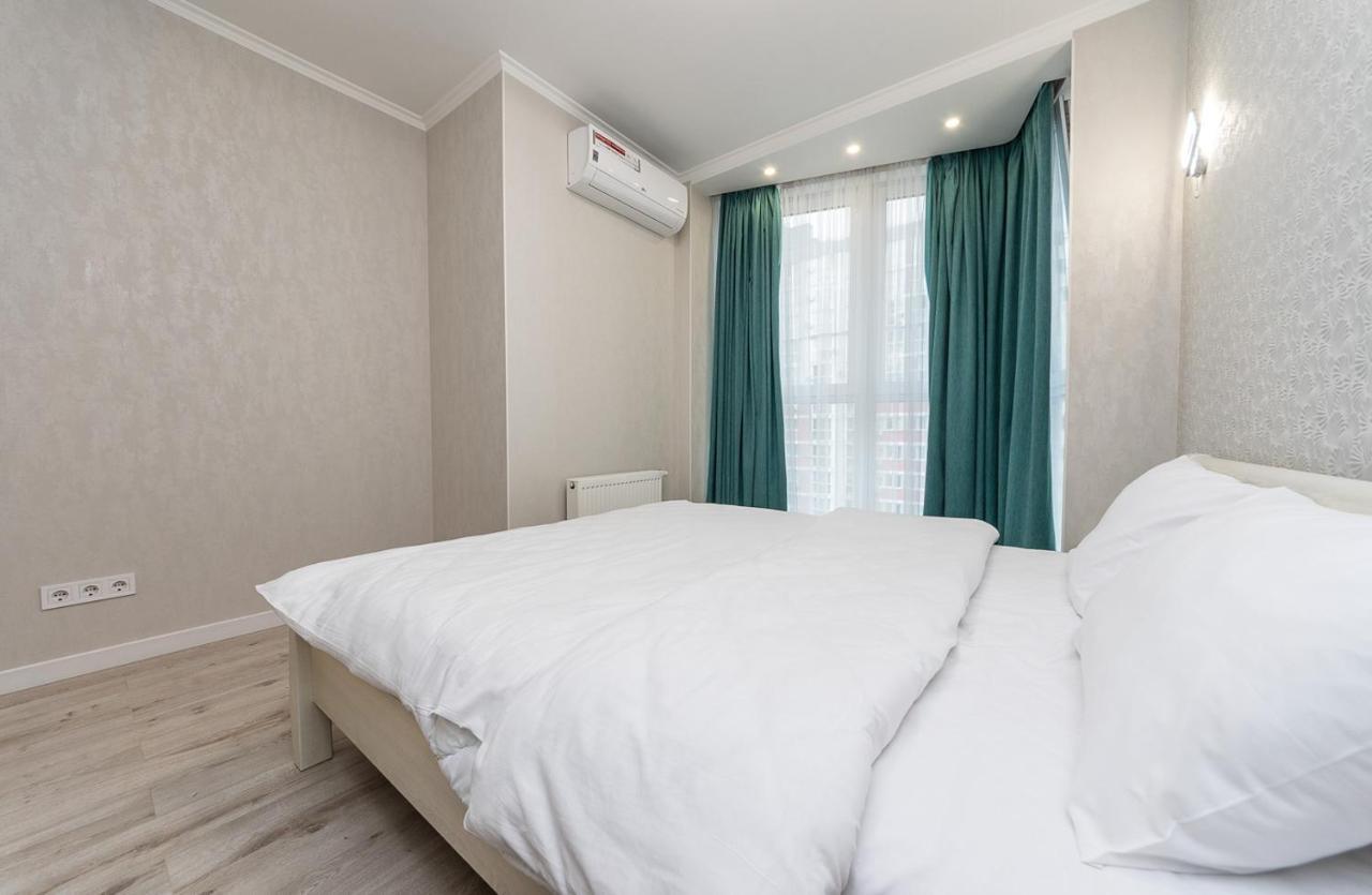 Flatrent Drahomanova 2A Apartment Киев Екстериор снимка