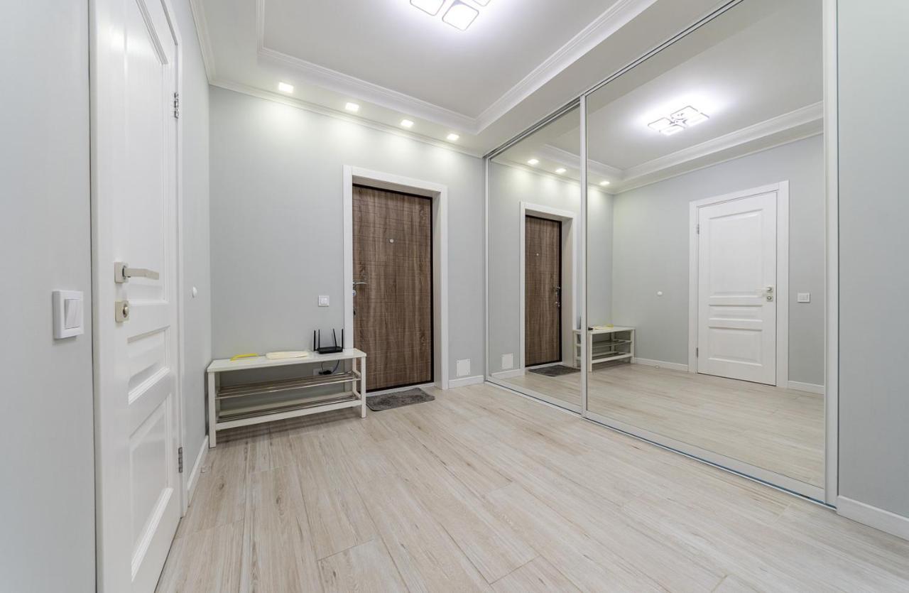 Flatrent Drahomanova 2A Apartment Киев Екстериор снимка