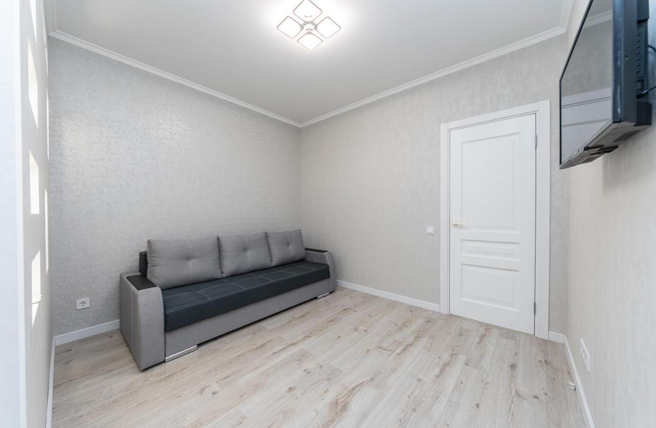 Flatrent Drahomanova 2A Apartment Киев Екстериор снимка