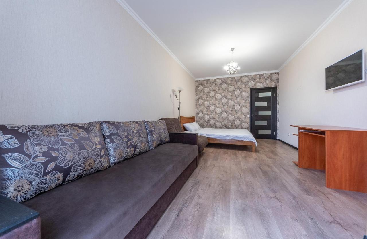 Flatrent Drahomanova 2A Apartment Киев Екстериор снимка