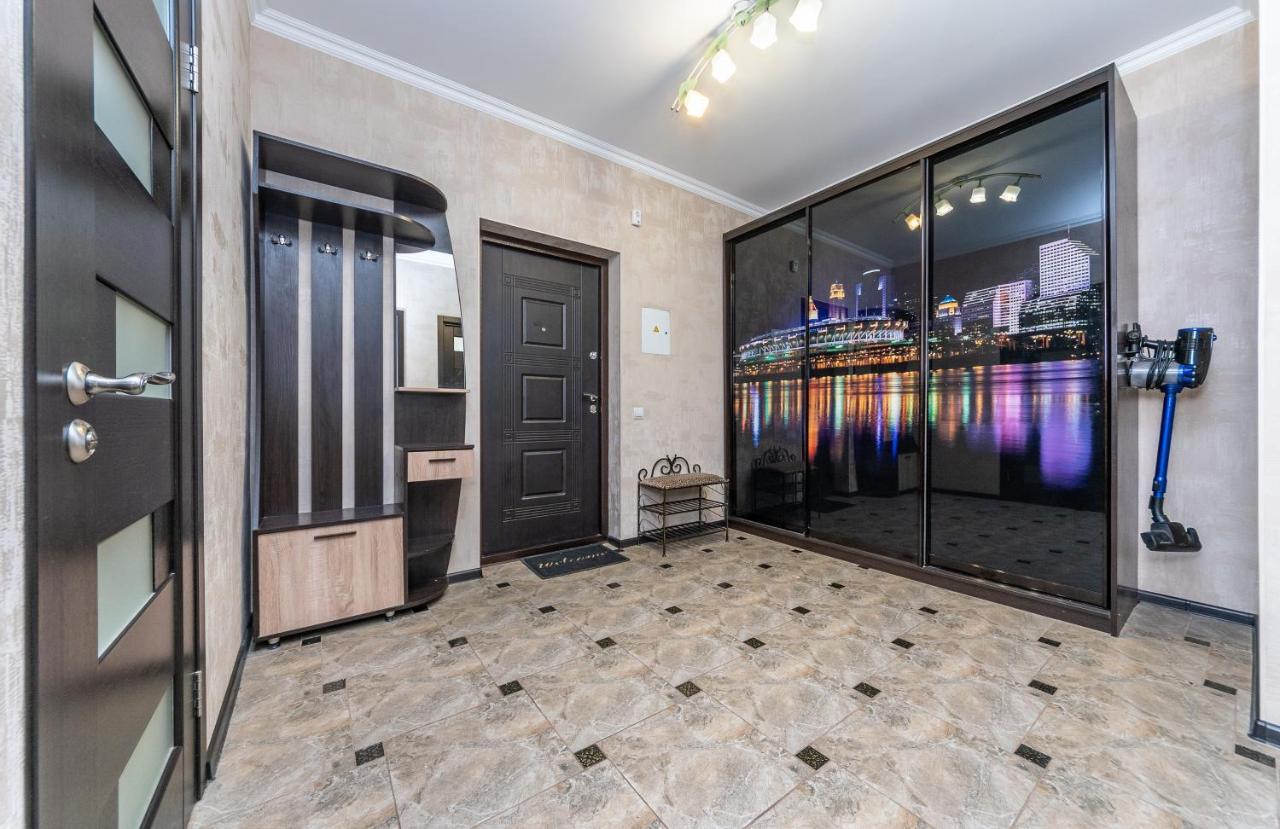 Flatrent Drahomanova 2A Apartment Киев Екстериор снимка