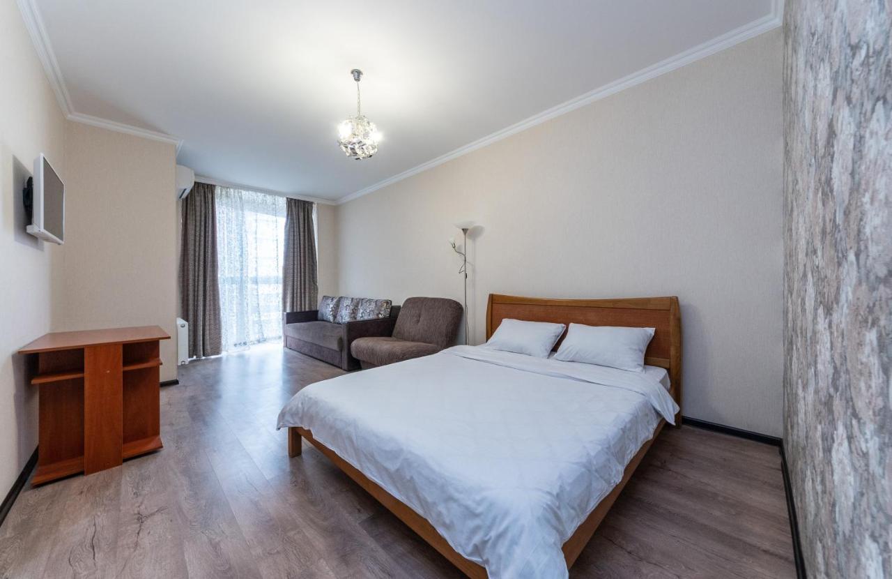 Flatrent Drahomanova 2A Apartment Киев Екстериор снимка