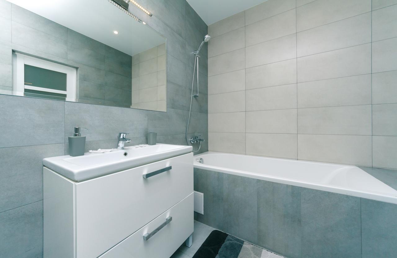 Flatrent Drahomanova 2A Apartment Киев Екстериор снимка