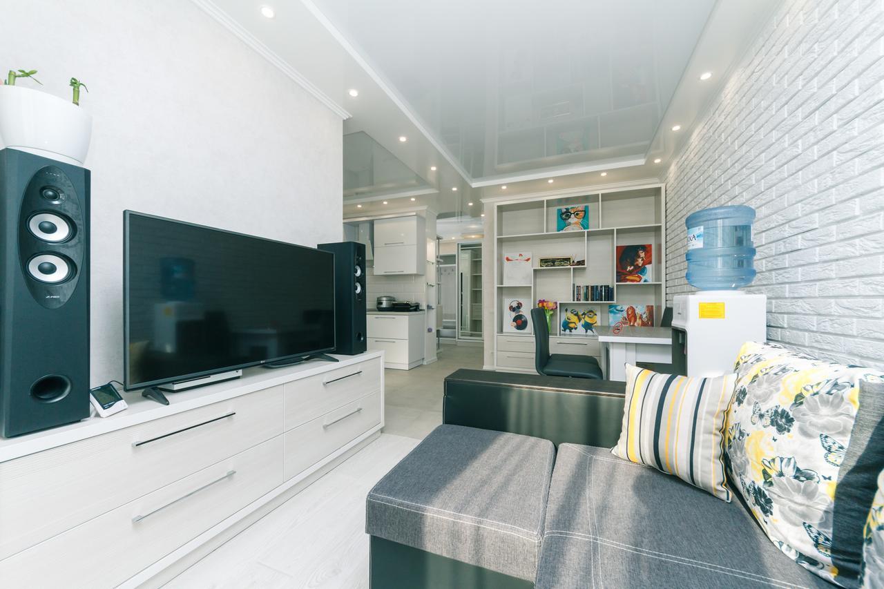 Flatrent Drahomanova 2A Apartment Киев Екстериор снимка